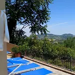 Diffuso - Il Poggetto Tra & San Marino ウルビーノ