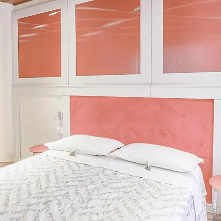 Bed and Breakfast Diffuso - Il Poggetto Tra & San Marino 5*