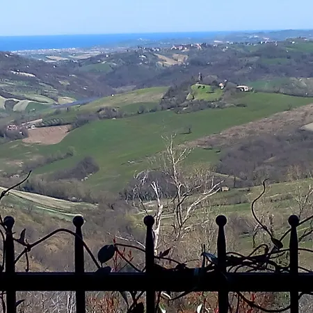 Diffuso - Il Poggetto Tra & San Marino Bed and Breakfast Ουρμπίνο