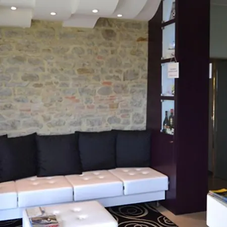 Diffuso - Il Poggetto Tra & San Marino 5* Ουρμπίνο